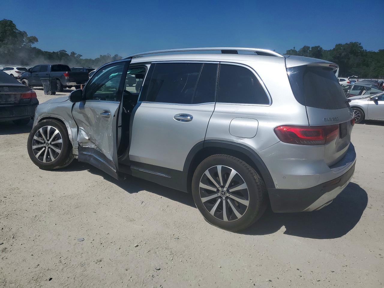 2020 MERCEDES-BENZ GLB 250 — Фото 2 из 14