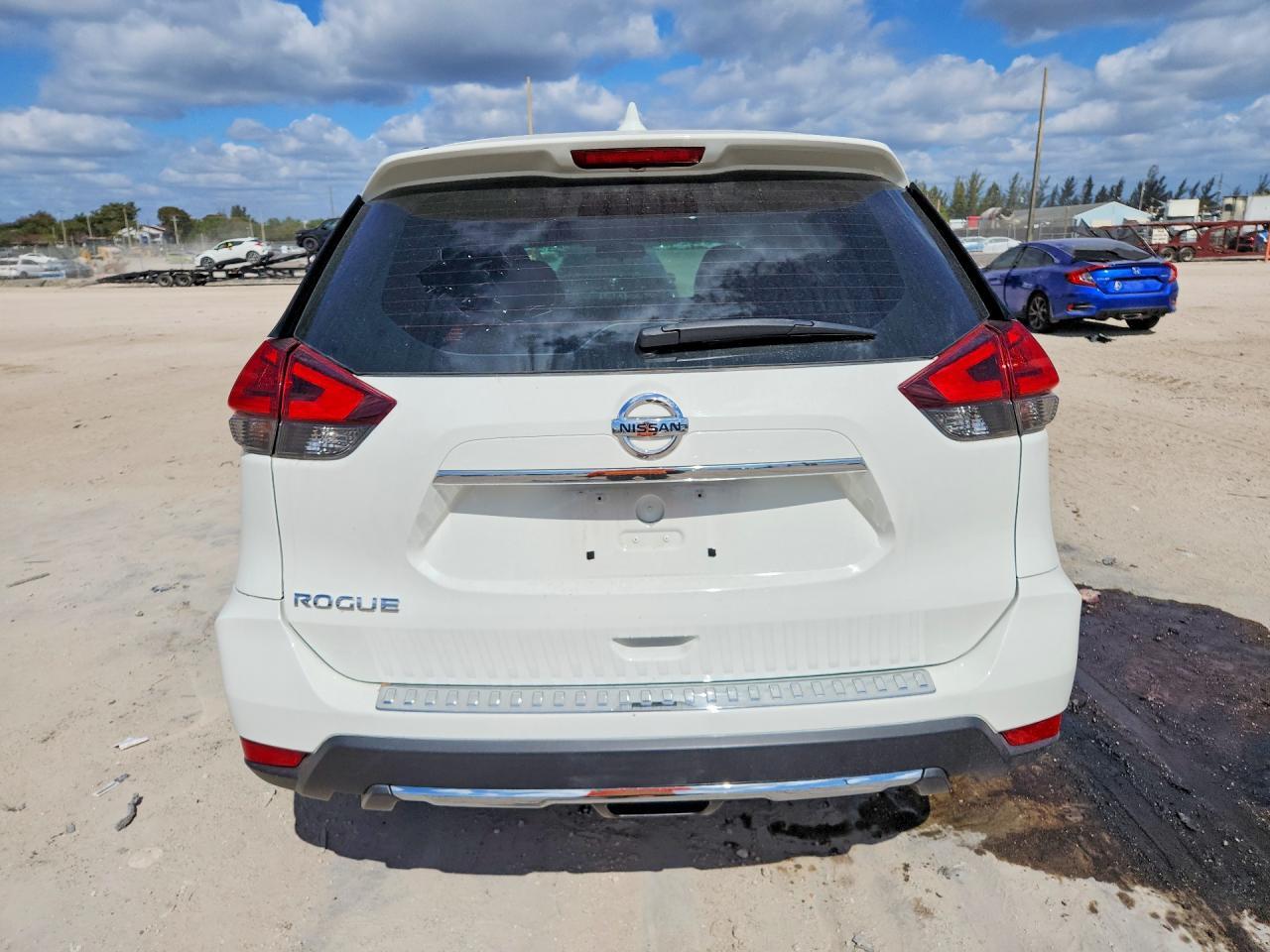 2017 NISSAN ROGUE S — Фото 6 из 12