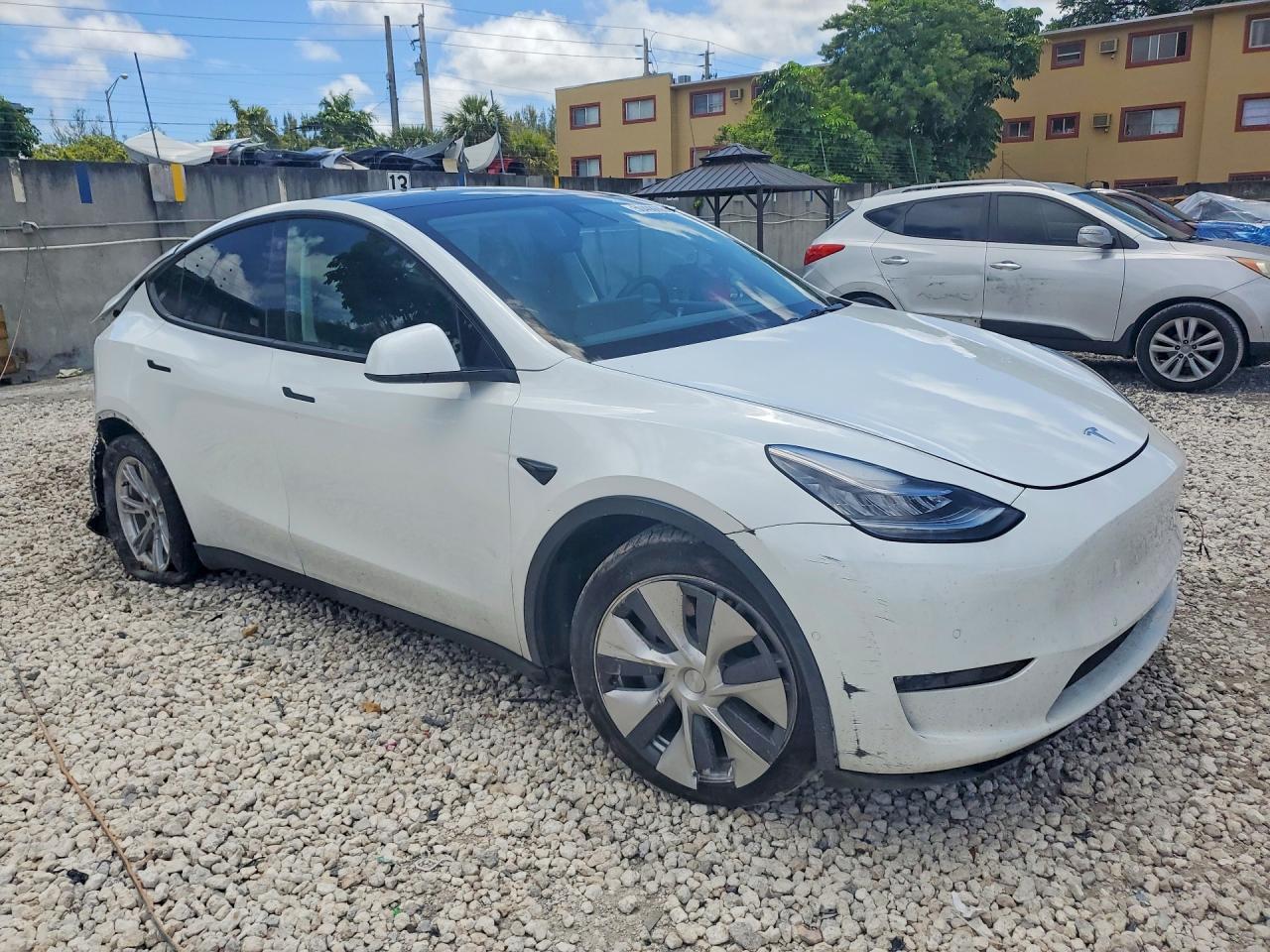 2021 TESLA MODEL Y — Фото 4 из 12