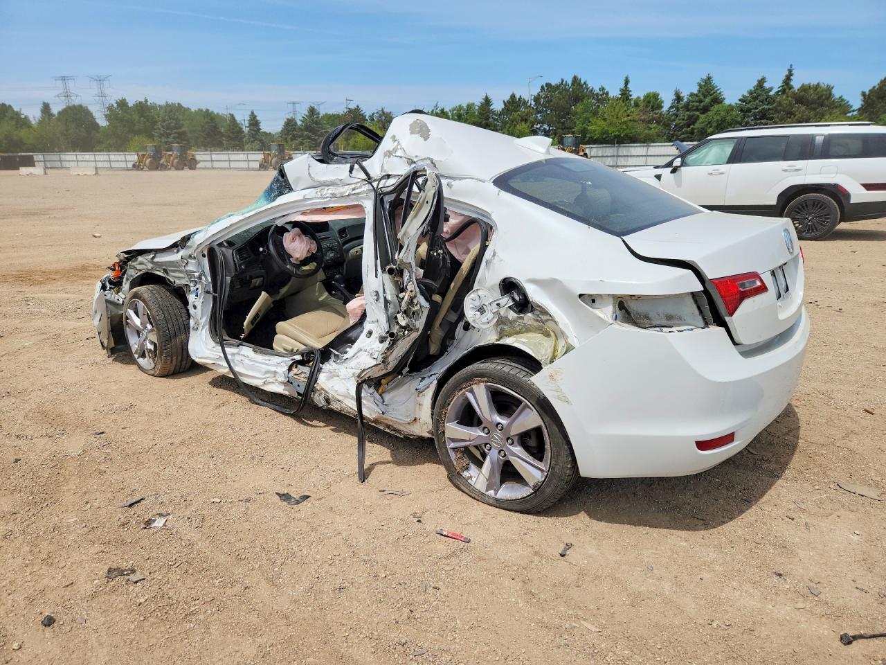 19VDE1F71DE003914 2013 ACURA ILX photo no. 2