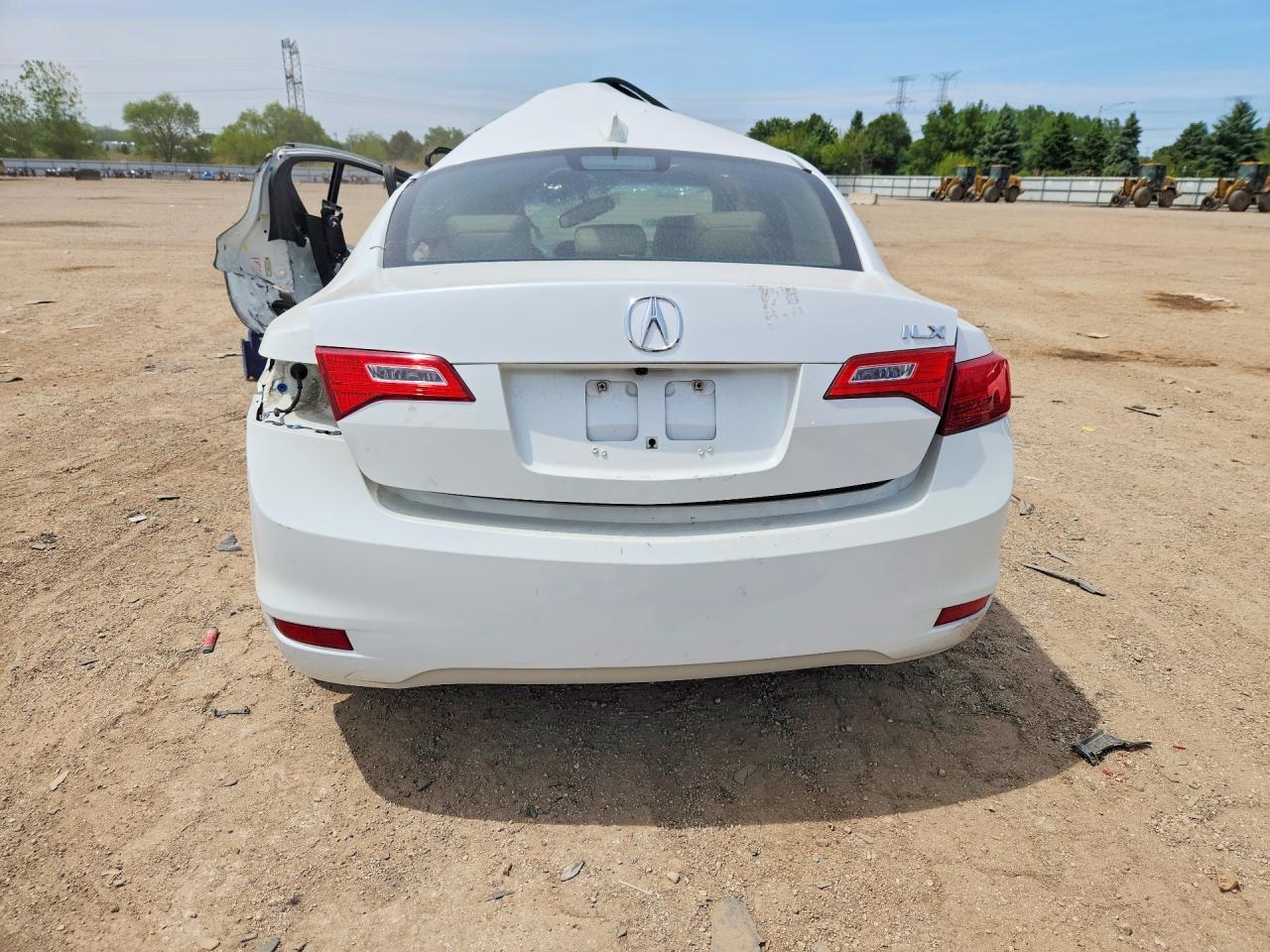 19VDE1F71DE003914 2013 ACURA ILX photo no. 6