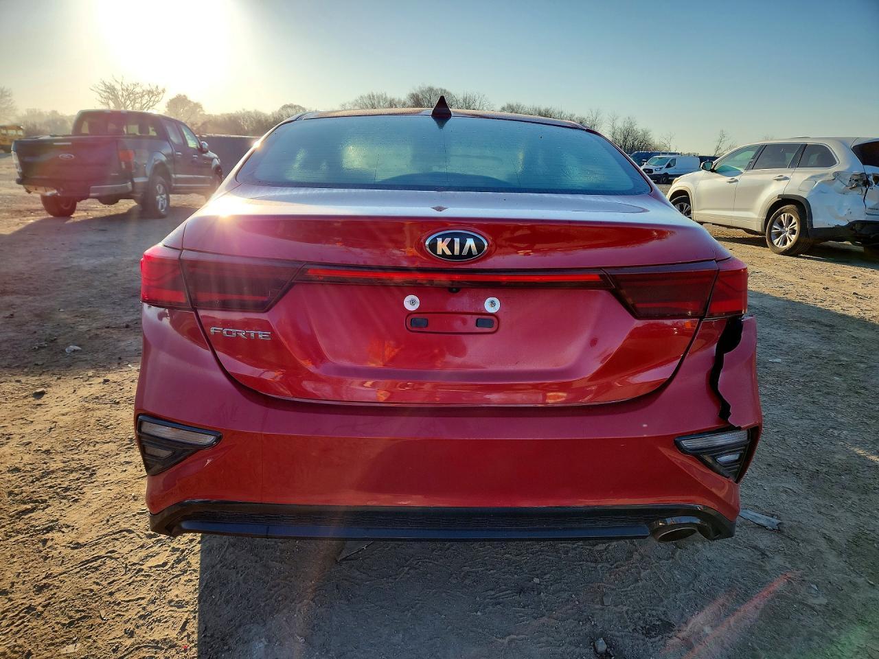2020 KIA FORTE LXS — Фото 6 из 12