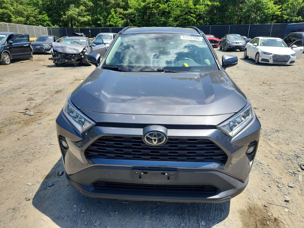 2020 TOYOTA RAV4 XLE — Фото 5 из 13