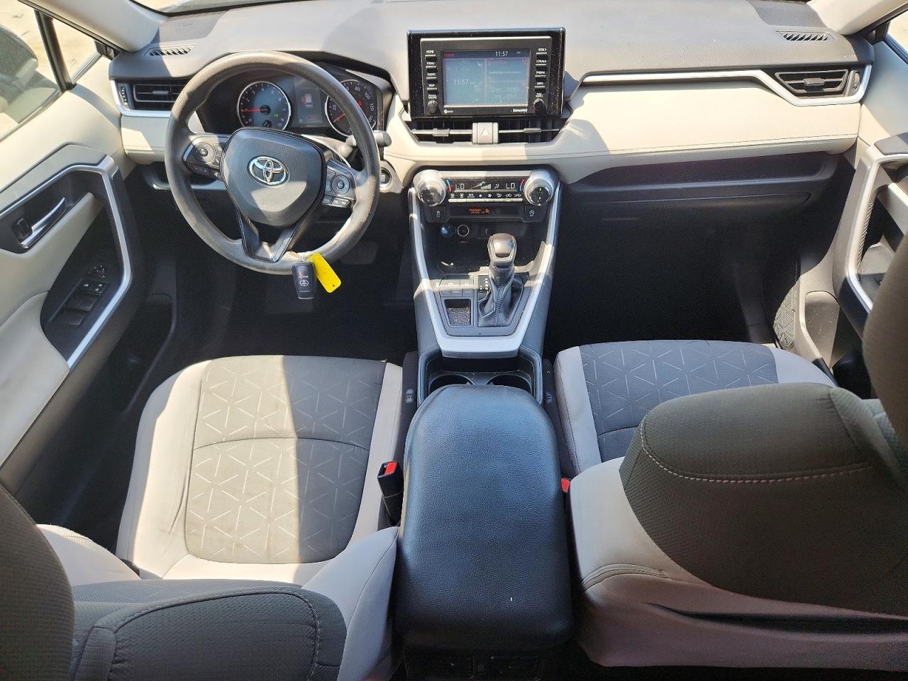 2020 TOYOTA RAV4 XLE — Фото 8 из 13