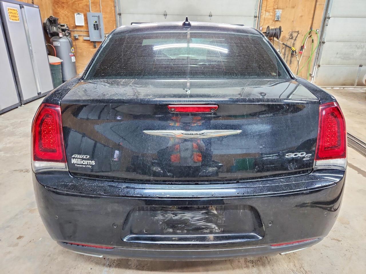 2C3CCAGG9HH637588 2017 CHRYSLER 300 photo no. 6