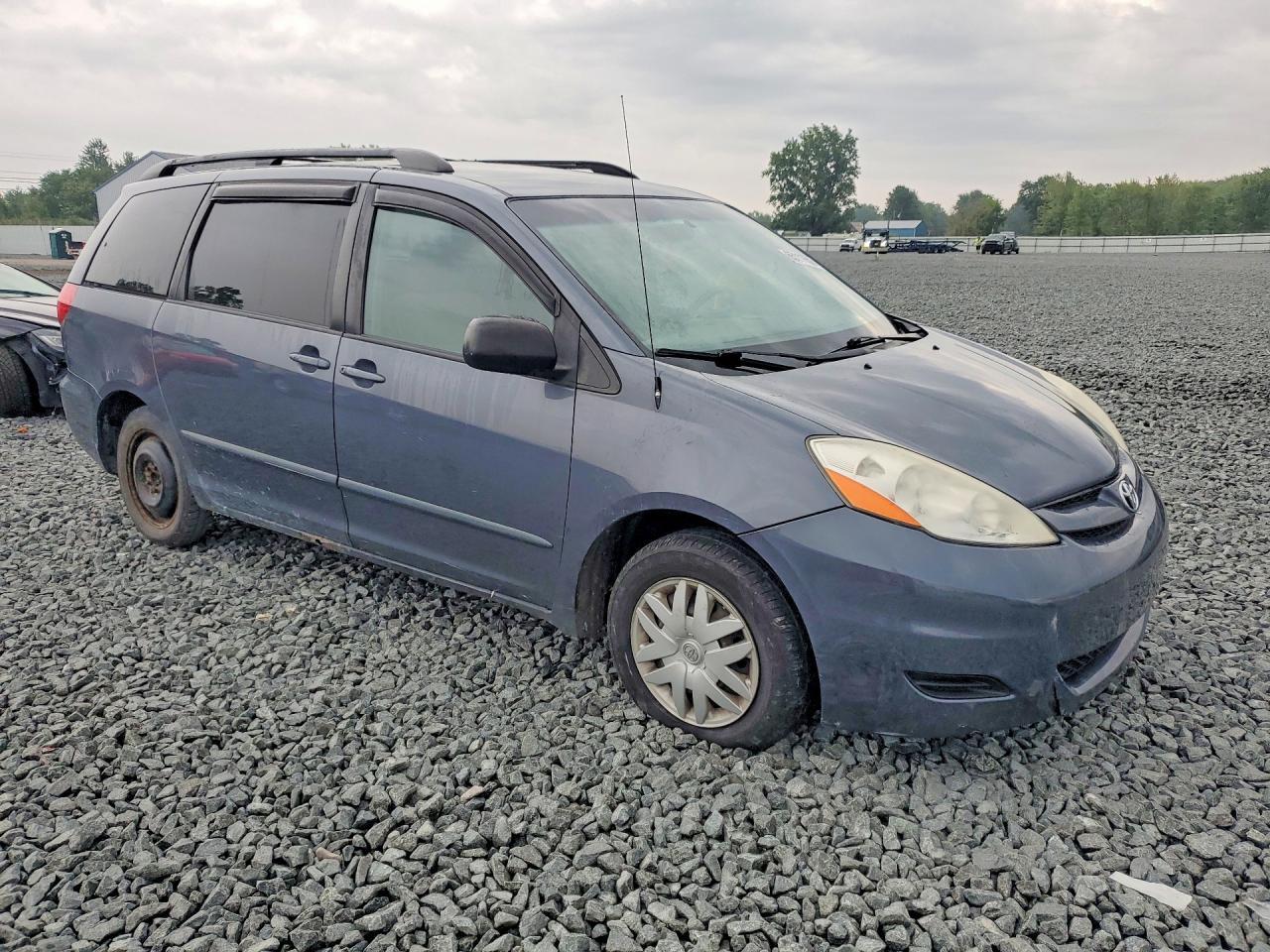 2008 TOYOTA SIENNA LE 7-PASSENGER — Фото 4 из 13