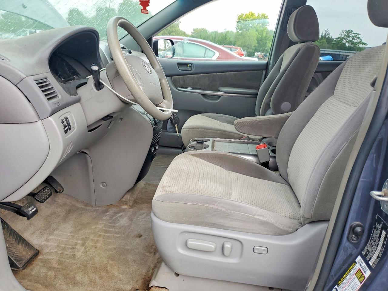 2008 TOYOTA SIENNA LE 7-PASSENGER — Фото 7 из 13