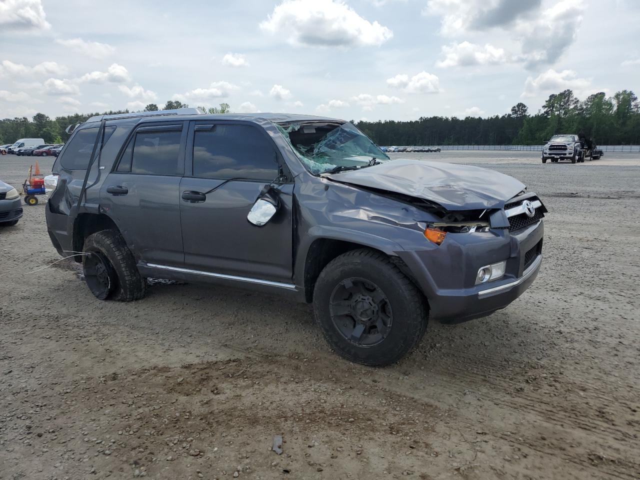2011 TOYOTA 4RUNNER SR5 — Фото 4 из 13
