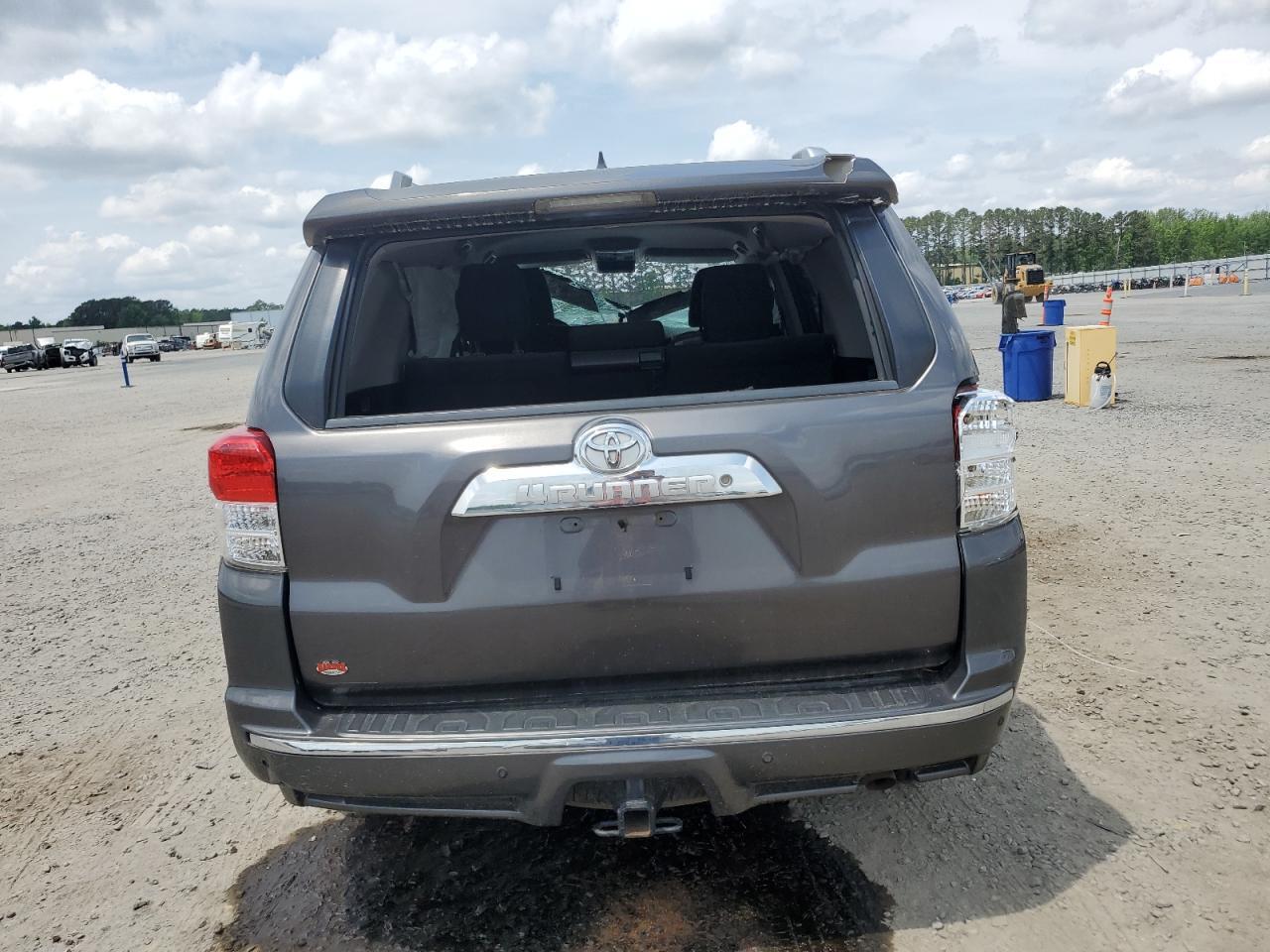 2011 TOYOTA 4RUNNER SR5 — Фото 6 из 13