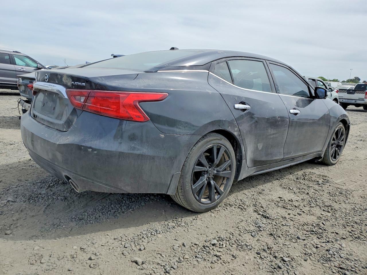 2017 NISSAN MAXIMA PLATINUM — Фото 3 из 12