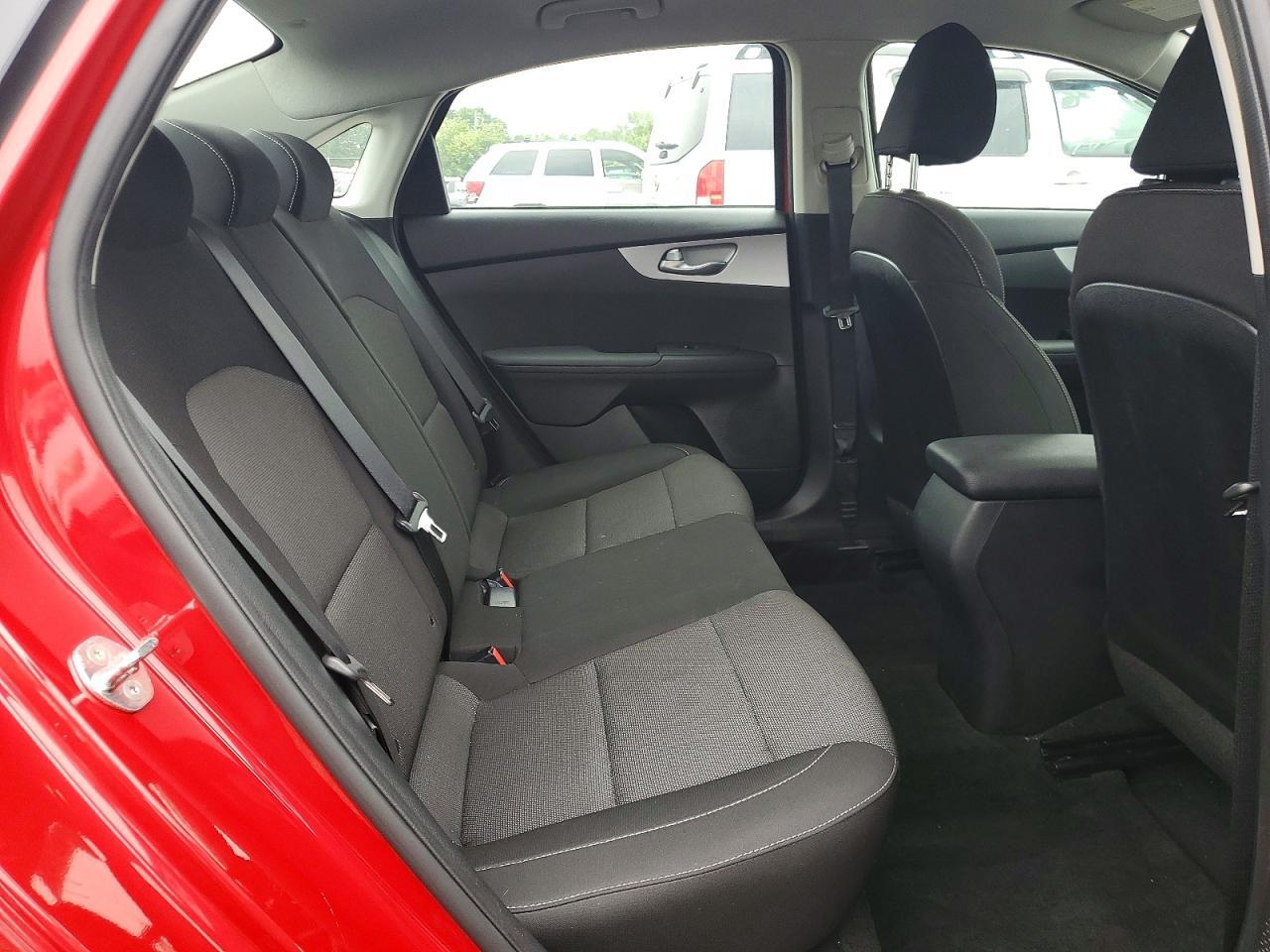 2023 KIA FORTE LXS — Фото 10 из 13