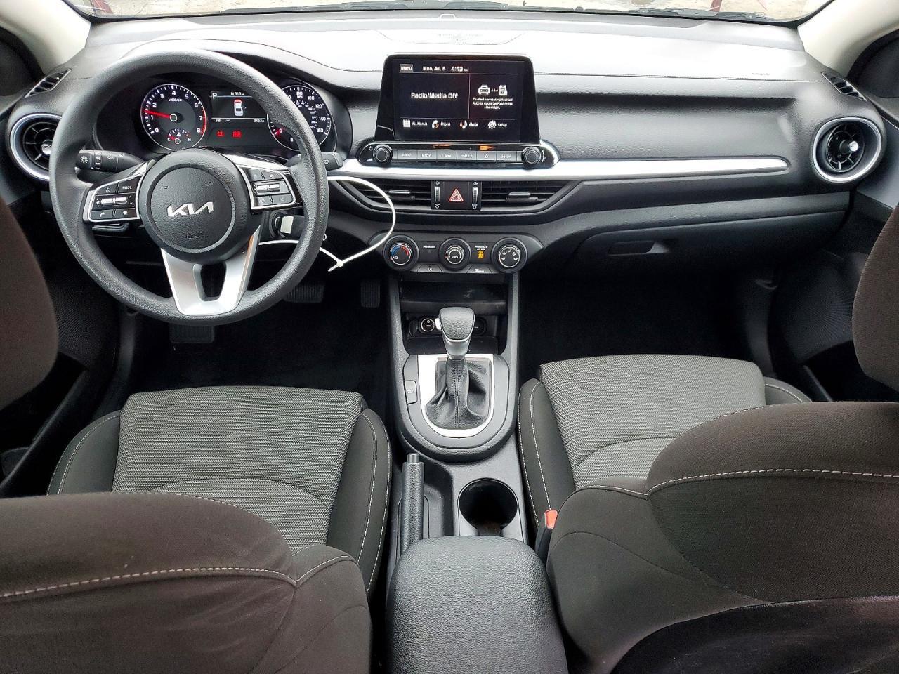 2023 KIA FORTE LXS — Фото 8 из 13
