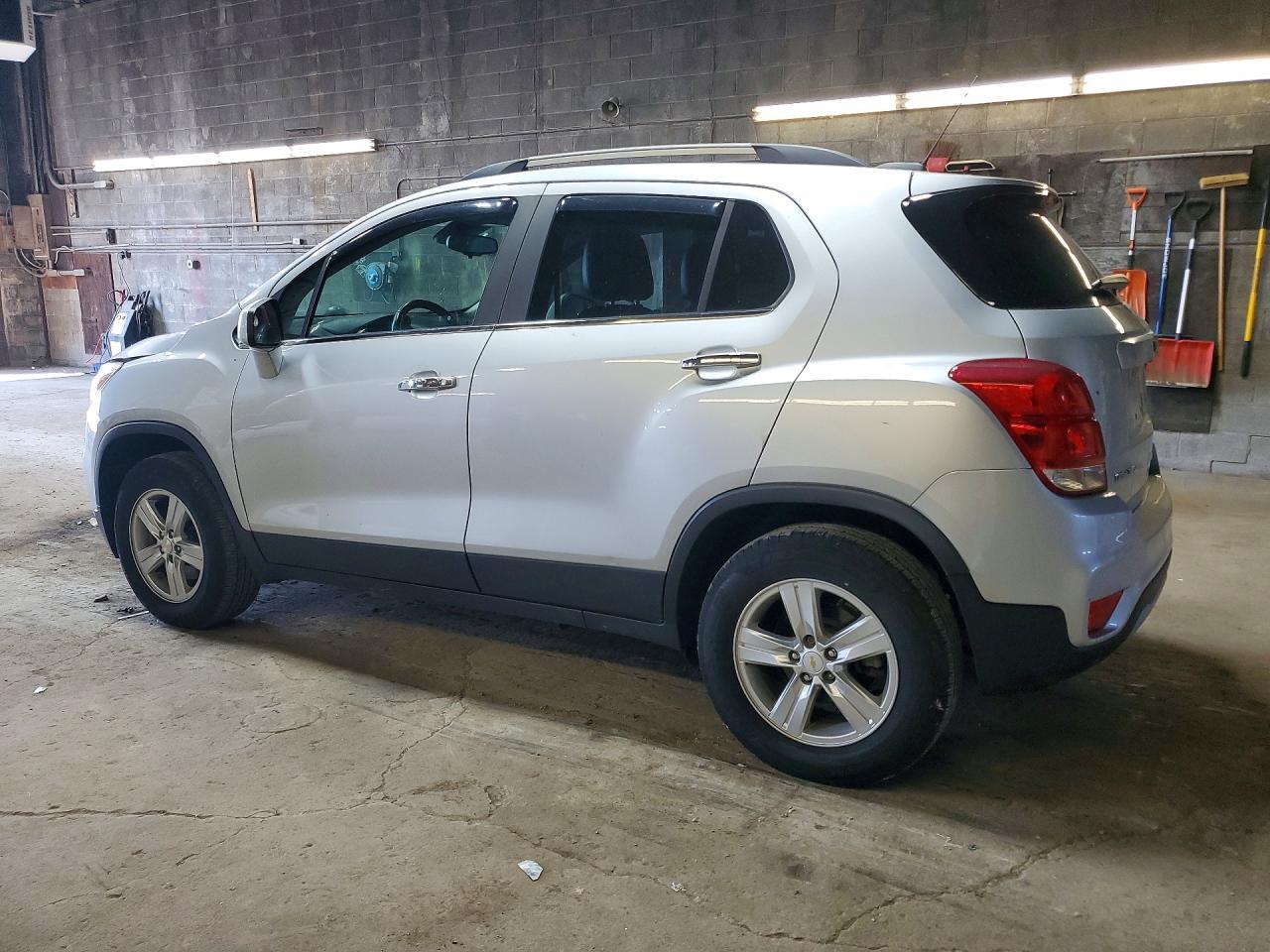 2020 CHEVROLET TRAX 1LT — Фото 2 из 13