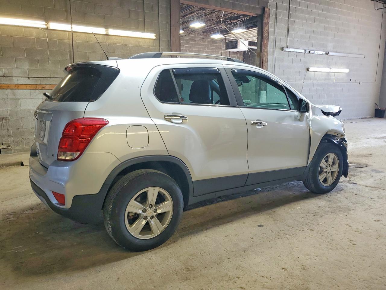 2020 CHEVROLET TRAX 1LT — Фото 3 из 13