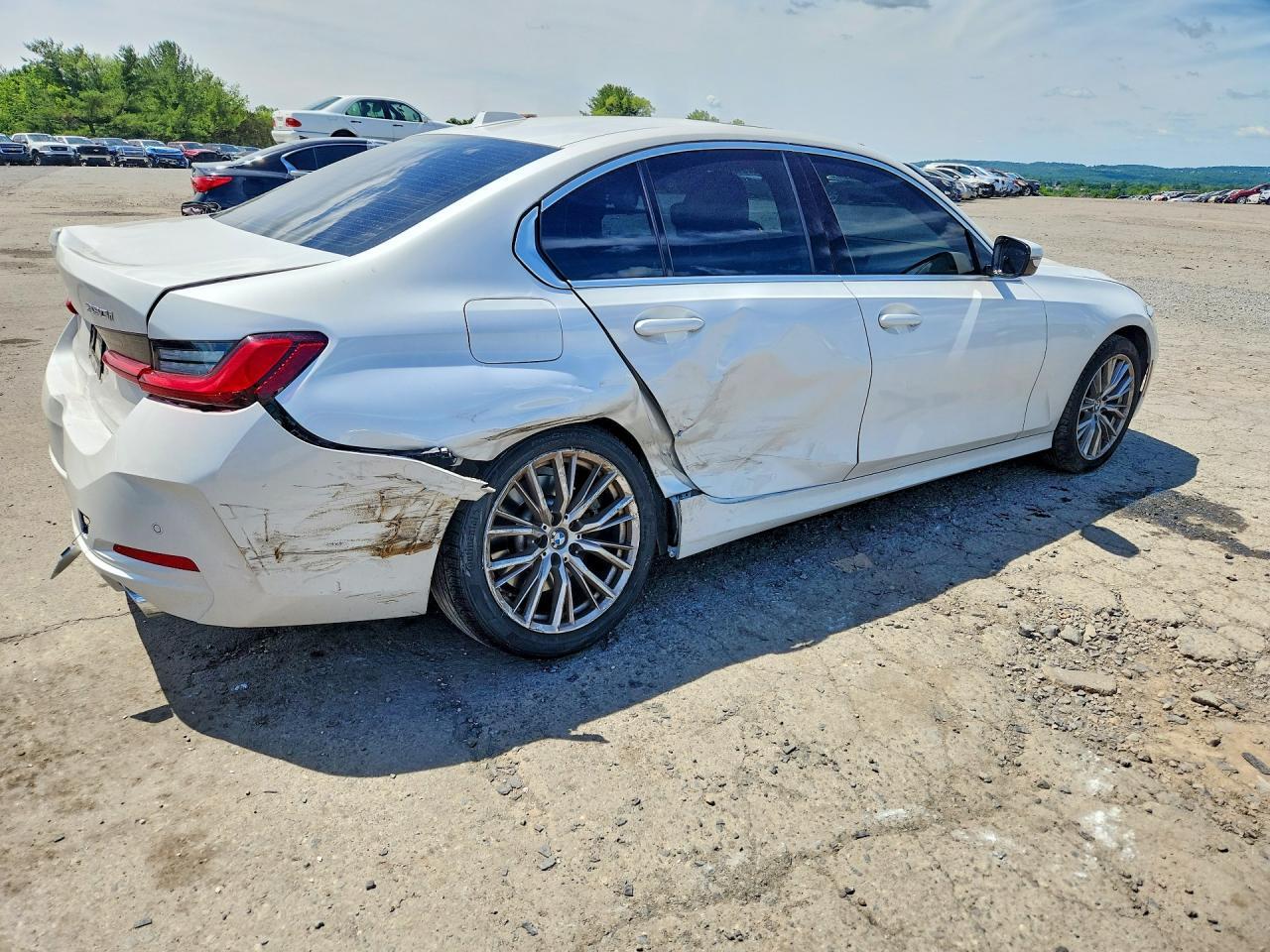2024 BMW 330XI — Фото 3 из 12