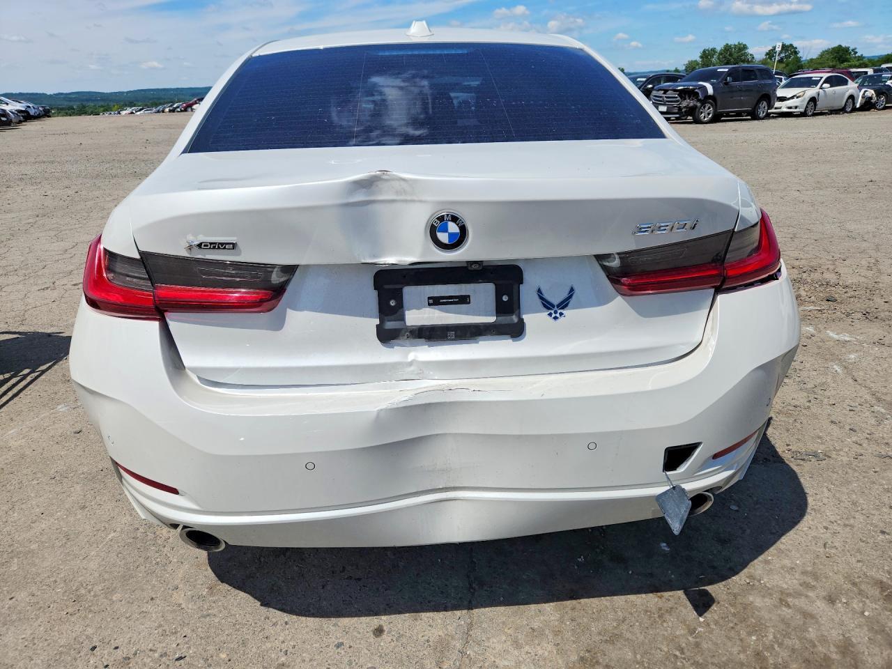 2024 BMW 330XI — Фото 6 из 12