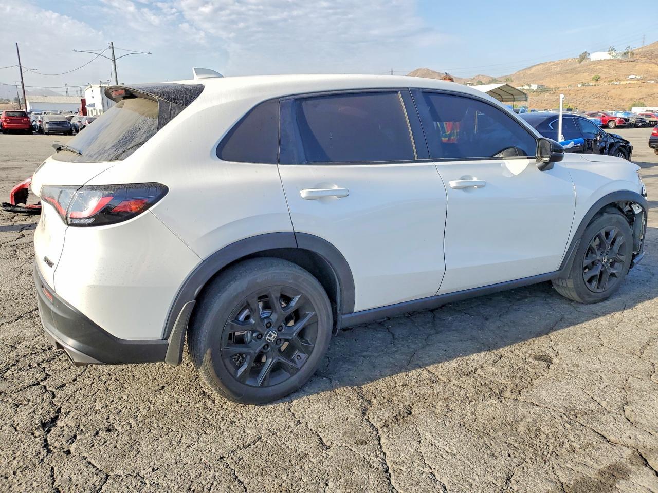 2025 HONDA HR-V SPORT — Фото 3 из 13