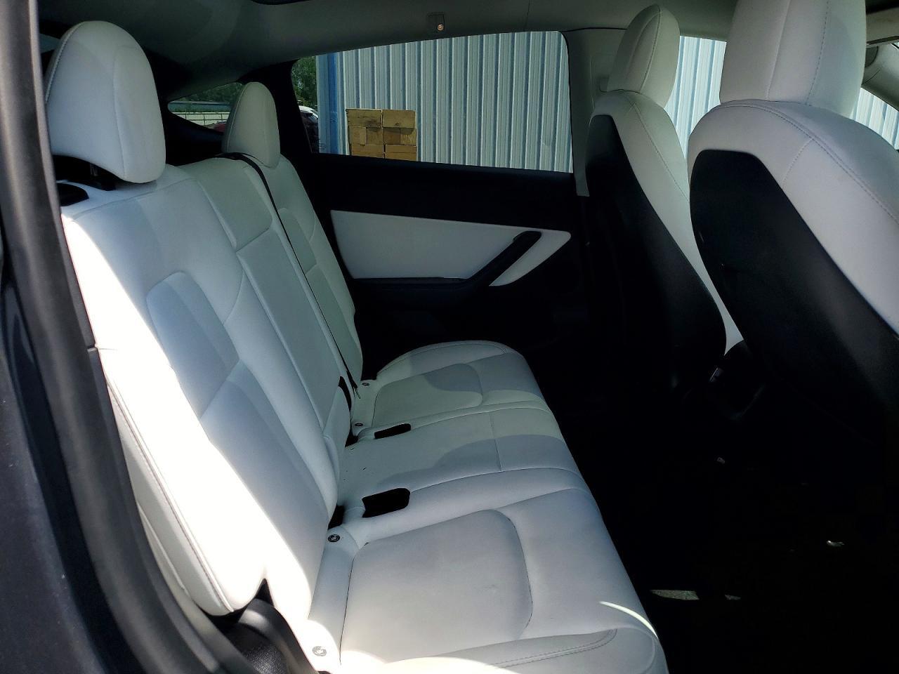 2022 TESLA MODEL Y — Фото 10 из 12