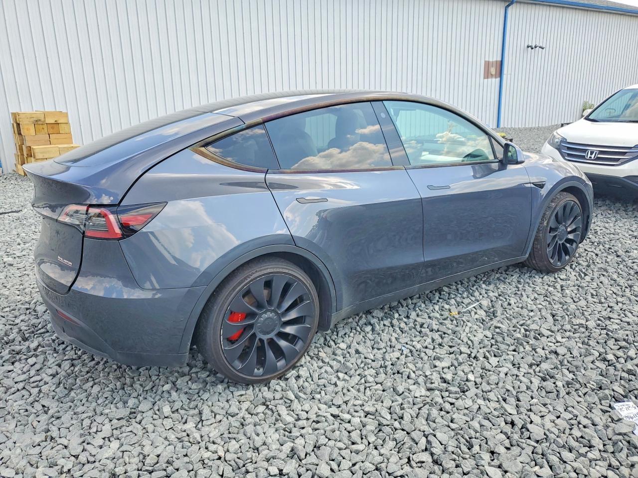2022 TESLA MODEL Y — Фото 3 из 12