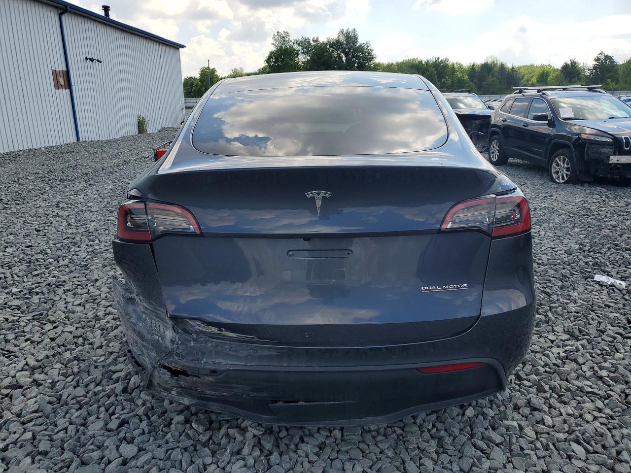 2022 TESLA MODEL Y — Фото 6 из 12