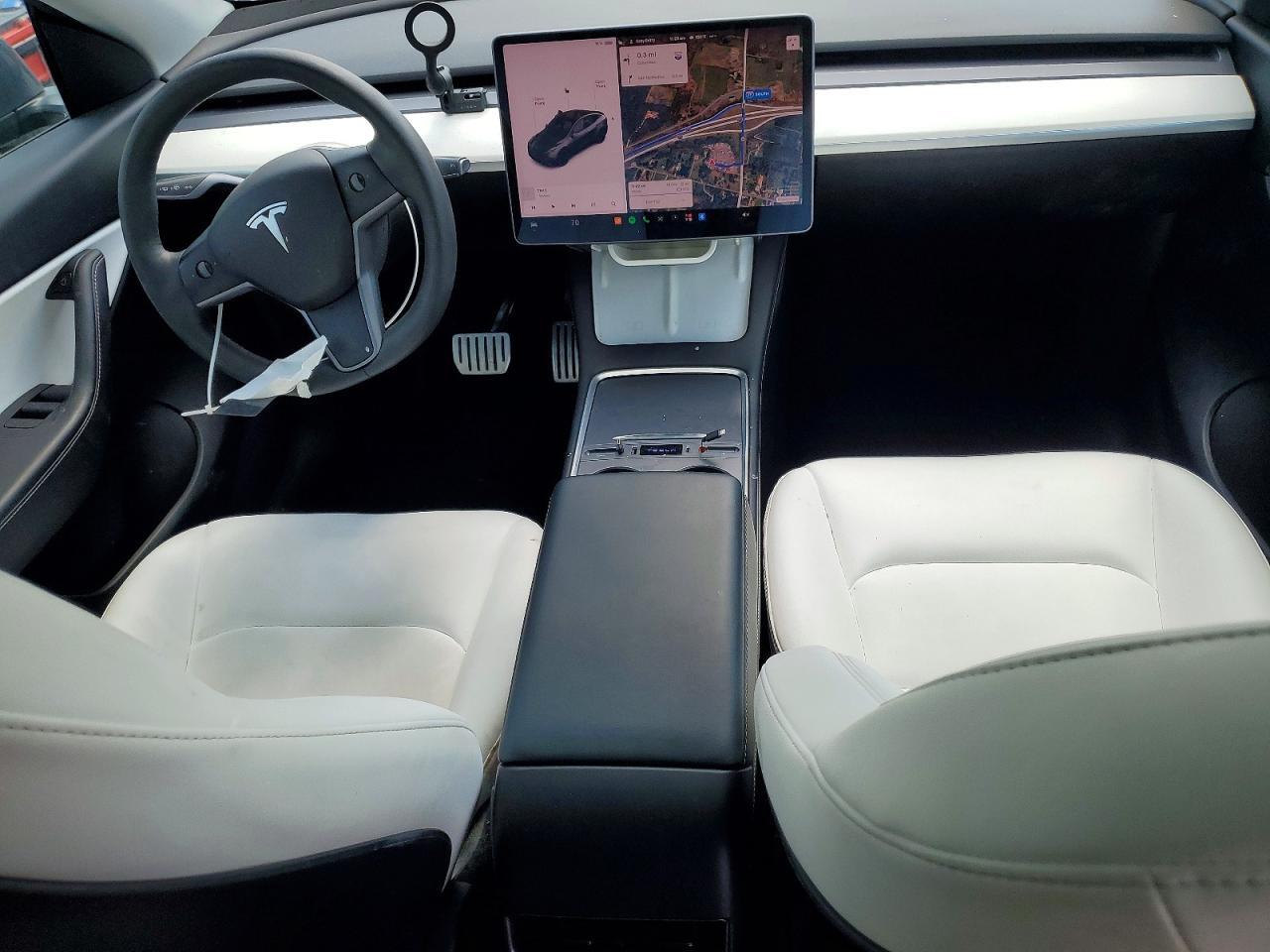 2022 TESLA MODEL Y — Фото 8 из 12