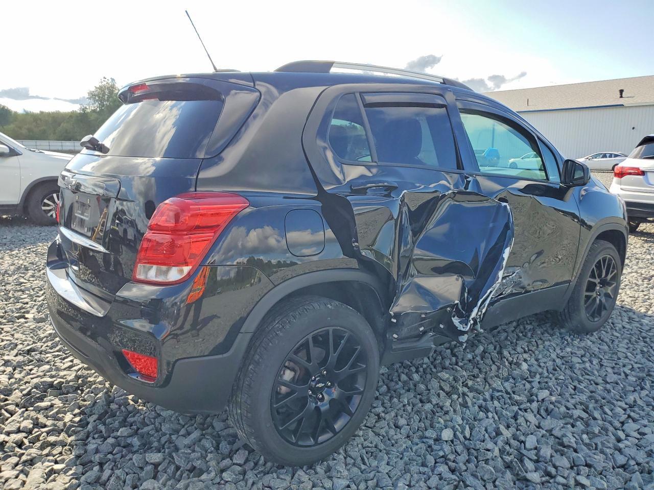 2022 CHEVROLET TRAX 1LT — Фото 3 из 12
