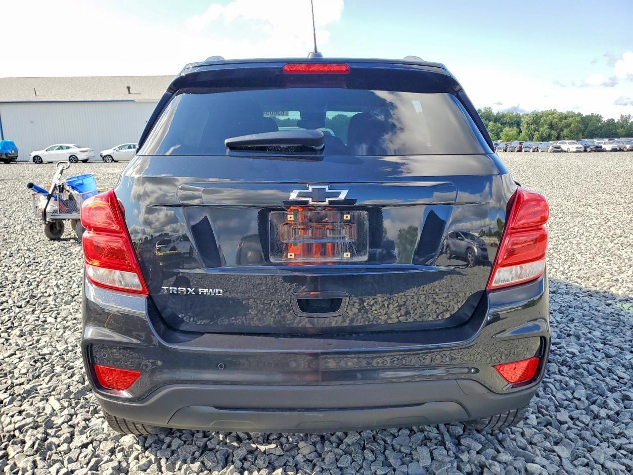 2022 CHEVROLET TRAX 1LT — Фото 6 из 12
