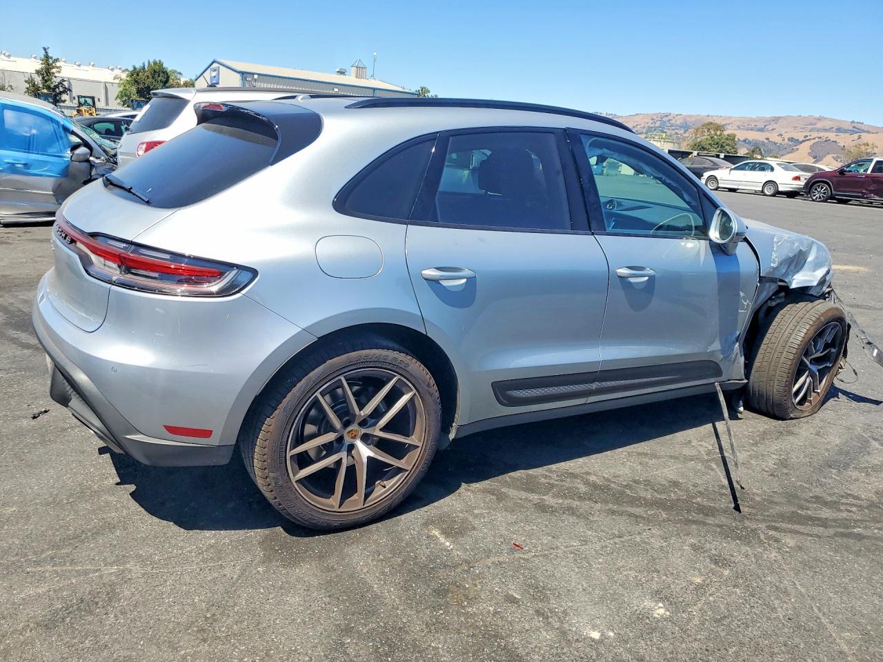 WP1AA2A58NLB12444 2022 PORSCHE MACAN photo no. 3