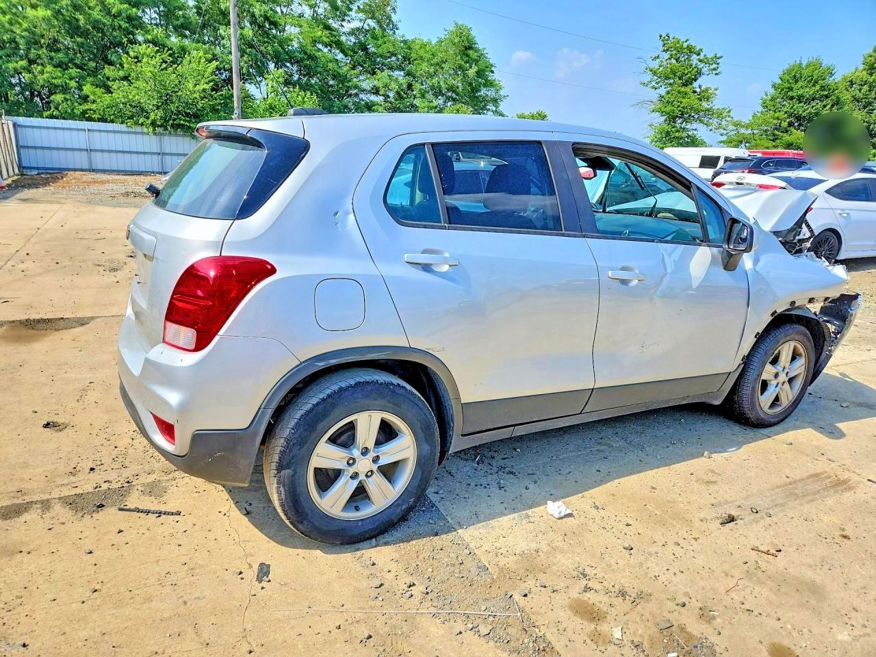 2020 CHEVROLET TRAX LS — Фото 3 из 13