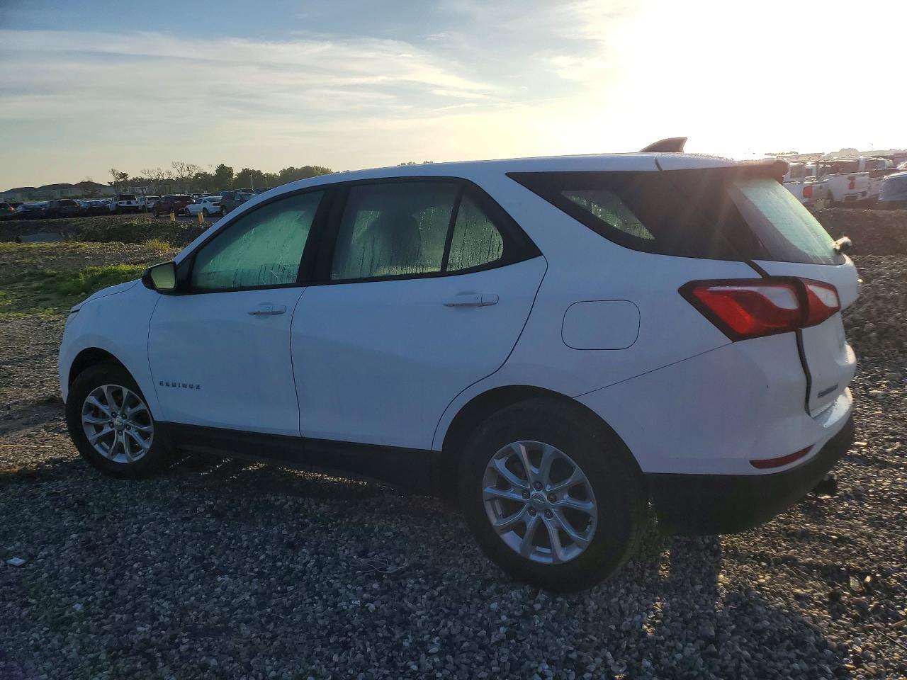 2019 CHEVROLET EQUINOX LS — Фото 2 из 13
