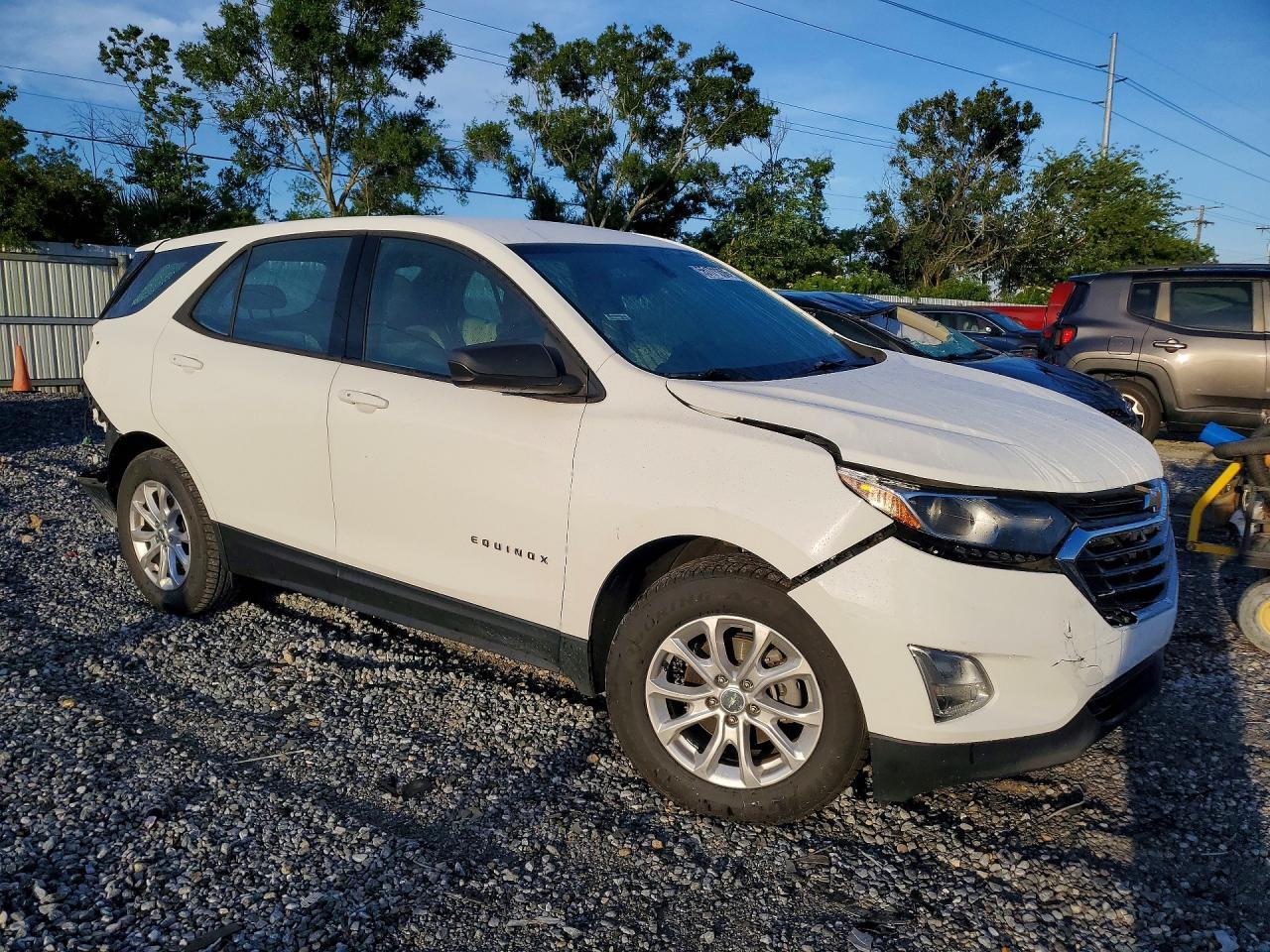 2019 CHEVROLET EQUINOX LS — Фото 4 из 13