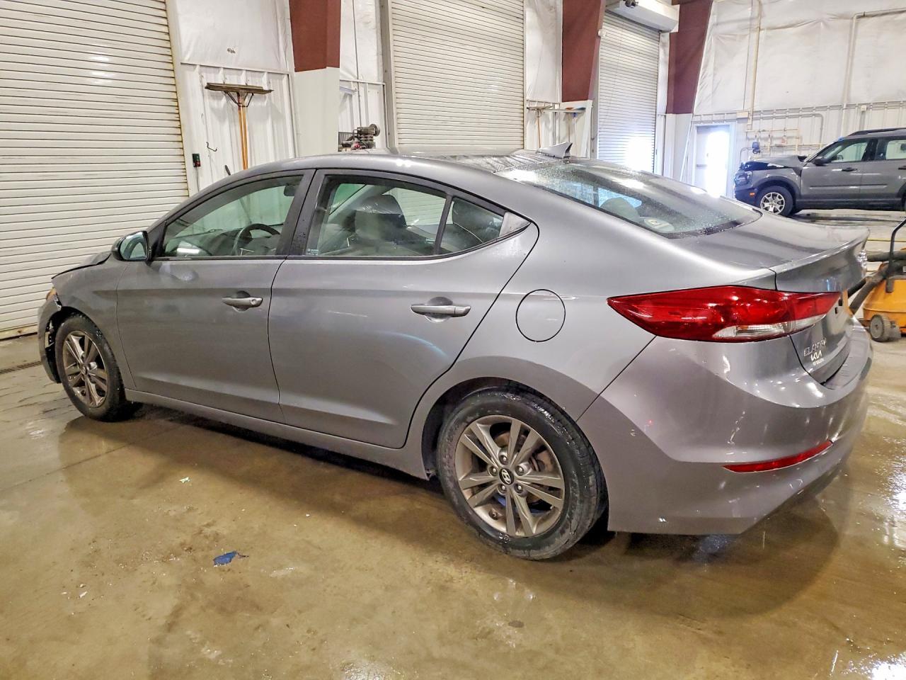 5NPD84LF0JH335961 2018 HYUNDAI ELANTRA photo no. 2