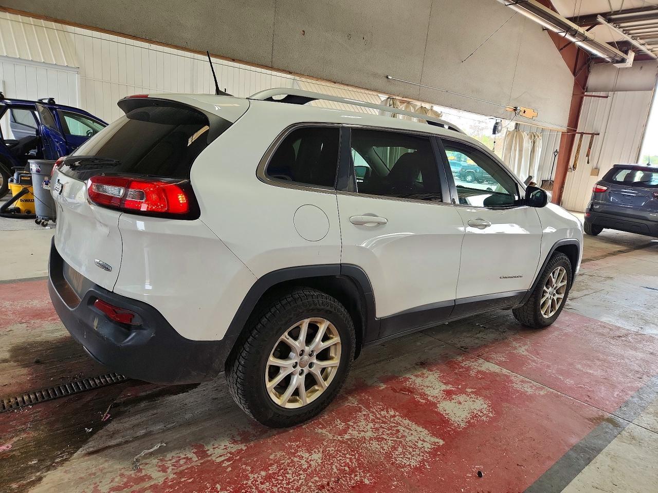 2017 JEEP CHEROKEE LATITUDE — Фото 3 из 13