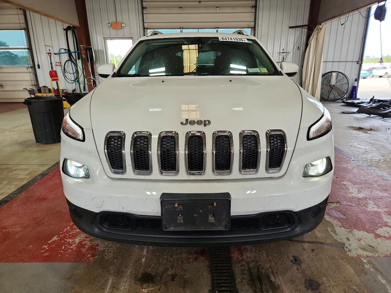 2017 JEEP CHEROKEE LATITUDE — Фото 5 из 13