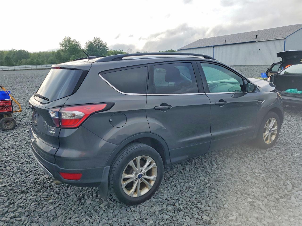 2017 FORD ESCAPE SE — Фото 3 из 13