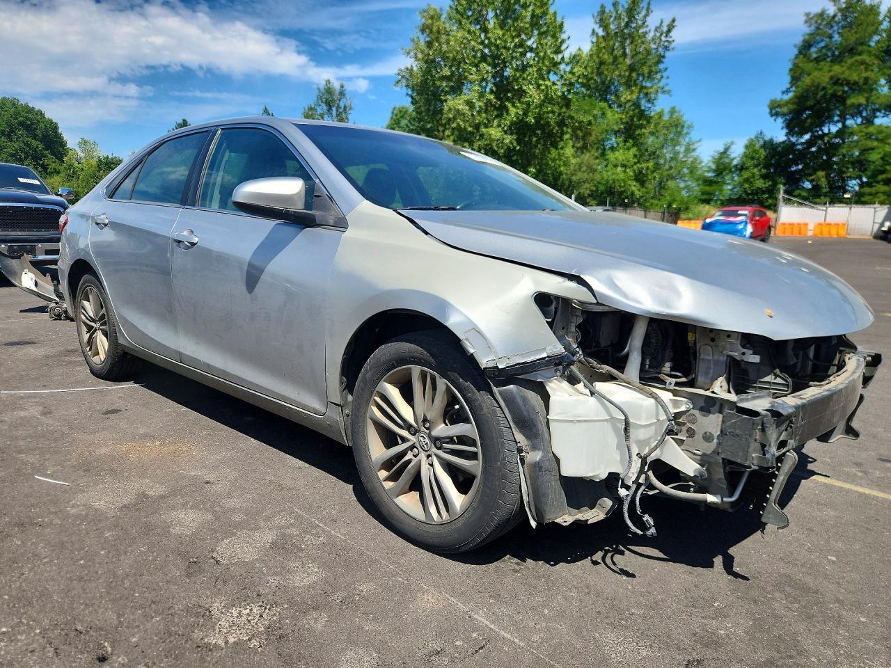 2017 TOYOTA CAMRY SE — Фото 4 из 13