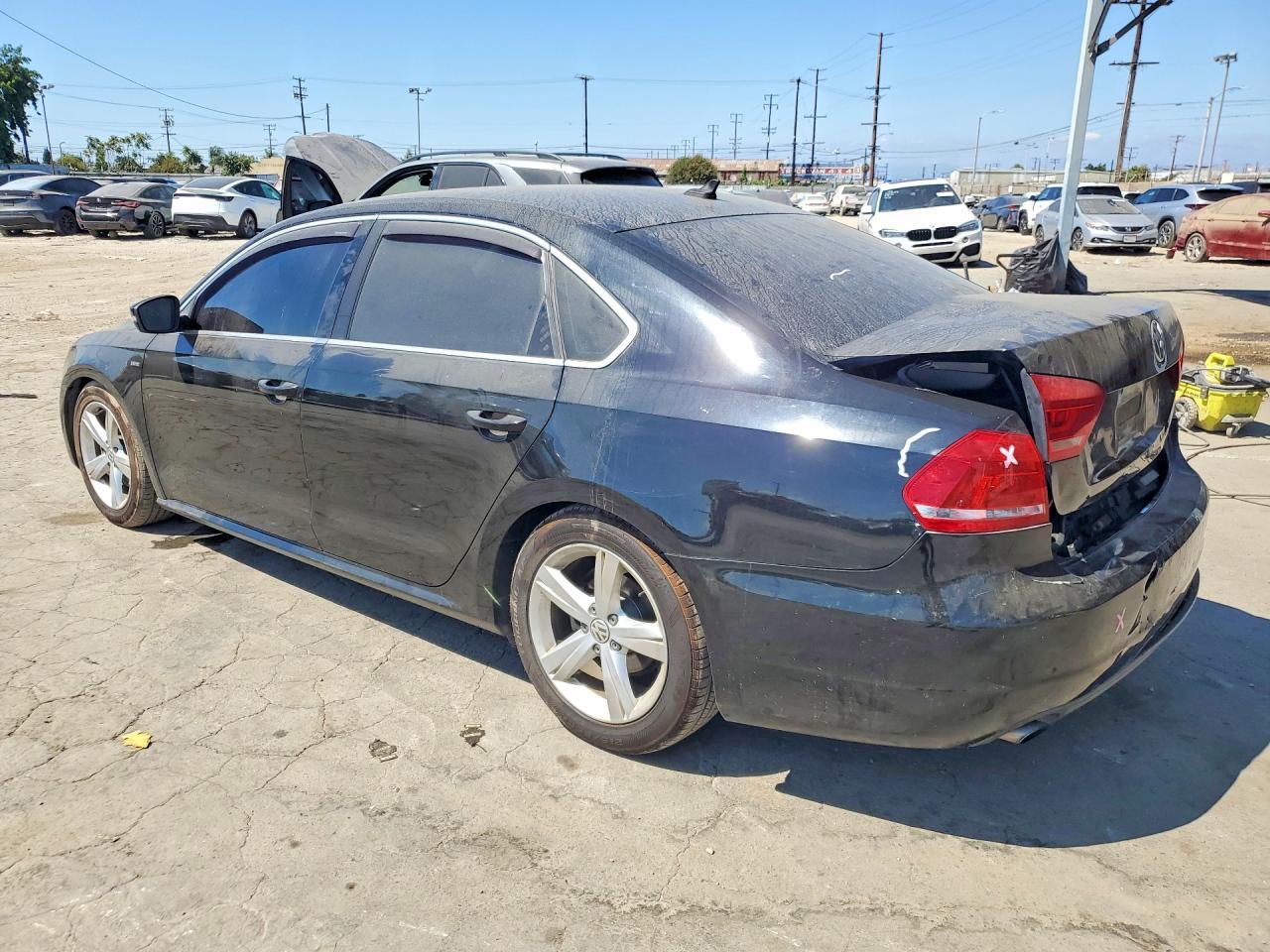 2015 VOLKSWAGEN PASSAT S — Фото 2 из 13