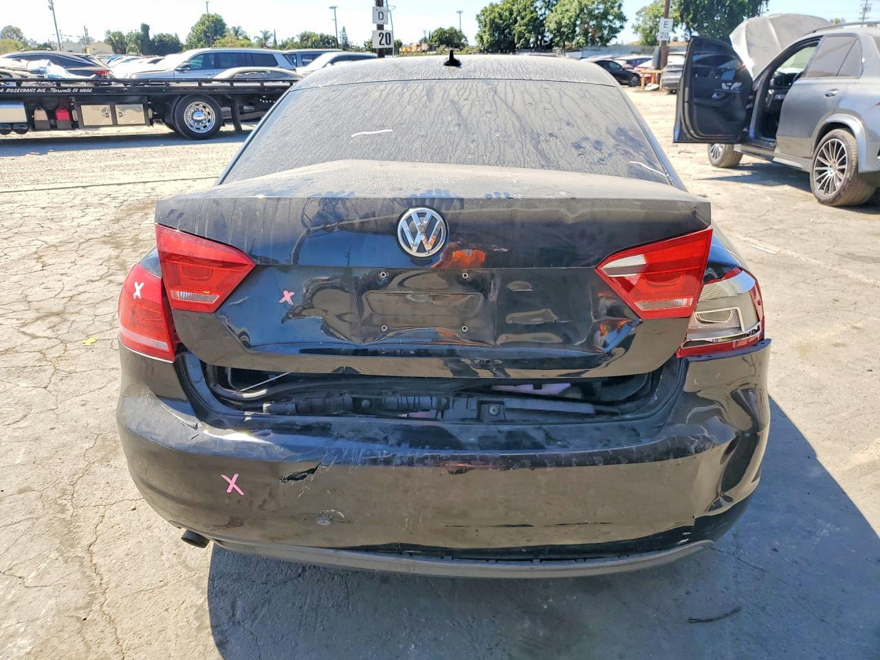 2015 VOLKSWAGEN PASSAT S — Фото 6 из 13