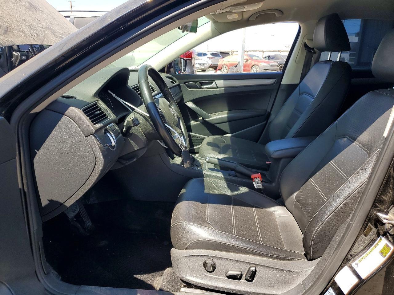 2015 VOLKSWAGEN PASSAT S — Фото 7 из 13