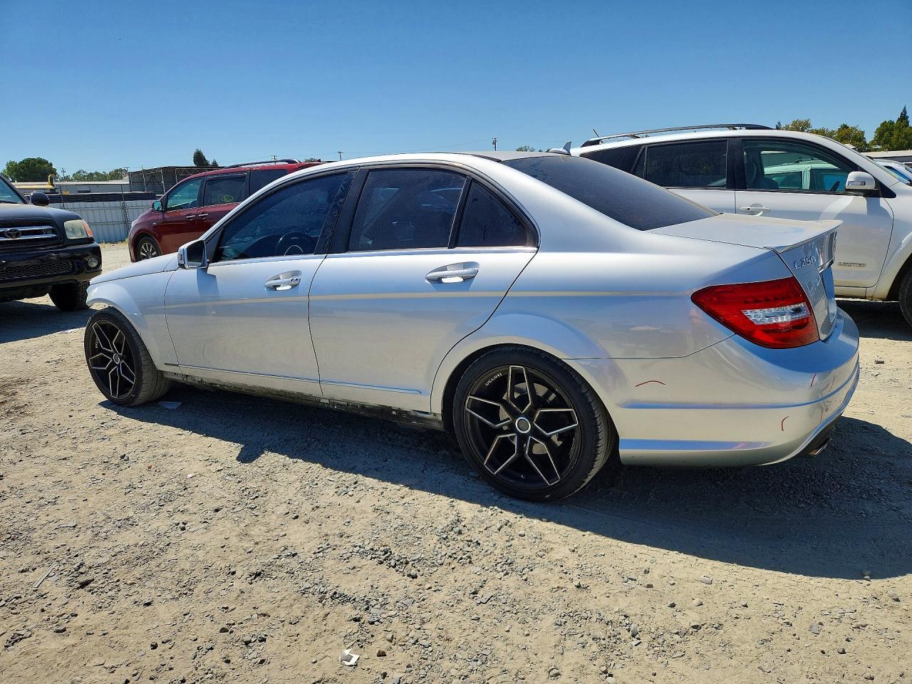 2014 MERCEDES-BENZ C 250 — Фото 2 из 13