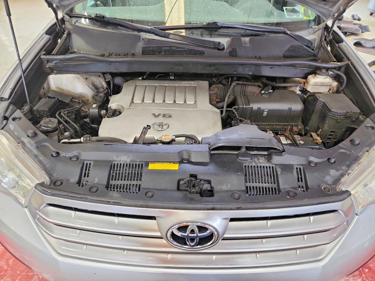 2013 TOYOTA HIGHLANDER BASE — Фото 12 из 13