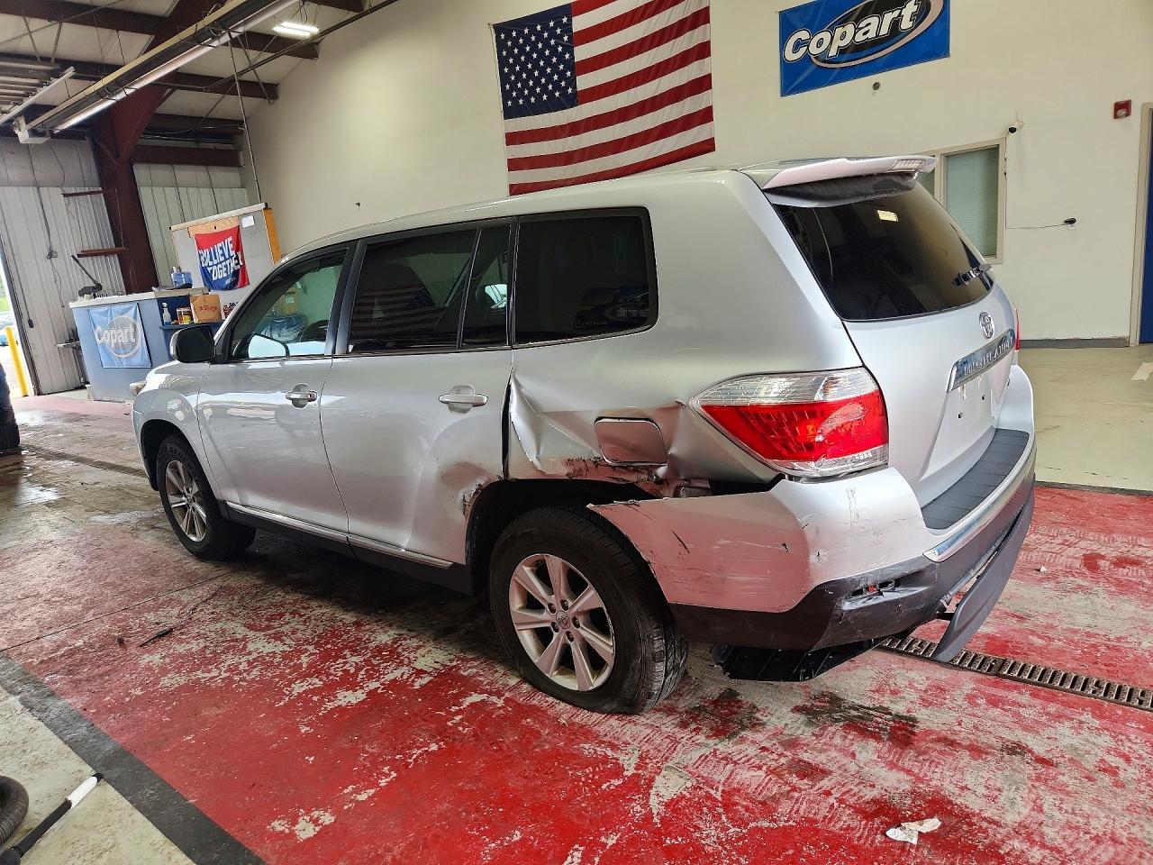 2013 TOYOTA HIGHLANDER BASE — Фото 2 из 13