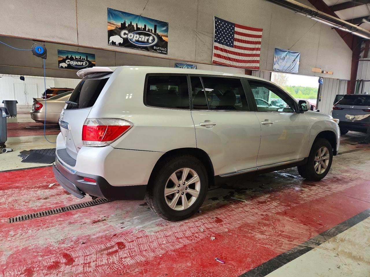 2013 TOYOTA HIGHLANDER BASE — Фото 3 из 13