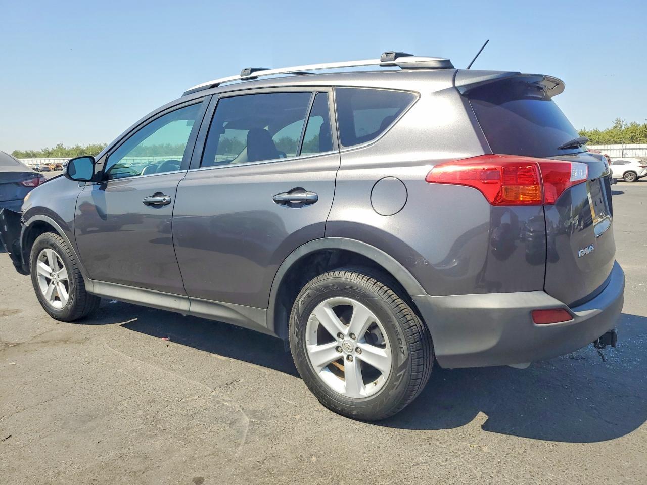 2013 TOYOTA RAV4 XLE — Фото 2 из 13