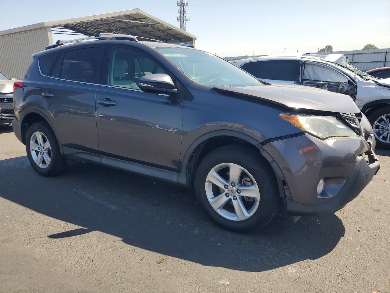 2013 TOYOTA RAV4 XLE — Фото 4 из 13