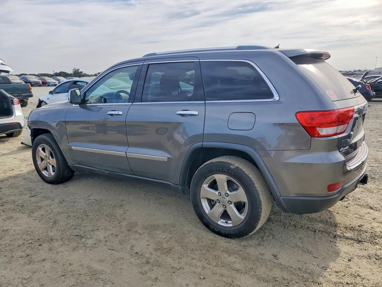 2012 JEEP GRAND CHEROKEE OVERLAND — Фото 2 из 12