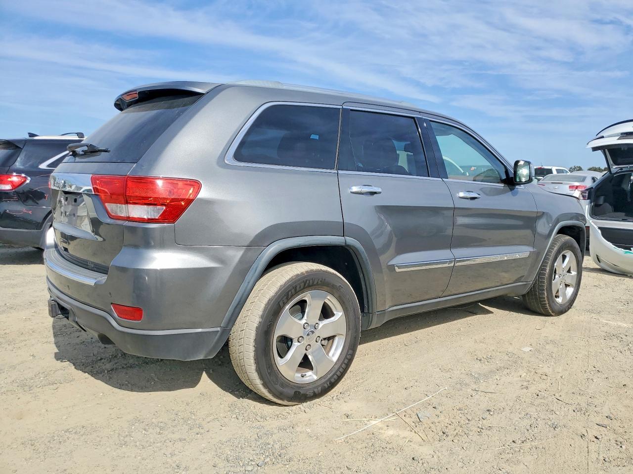 2012 JEEP GRAND CHEROKEE OVERLAND — Фото 3 из 12
