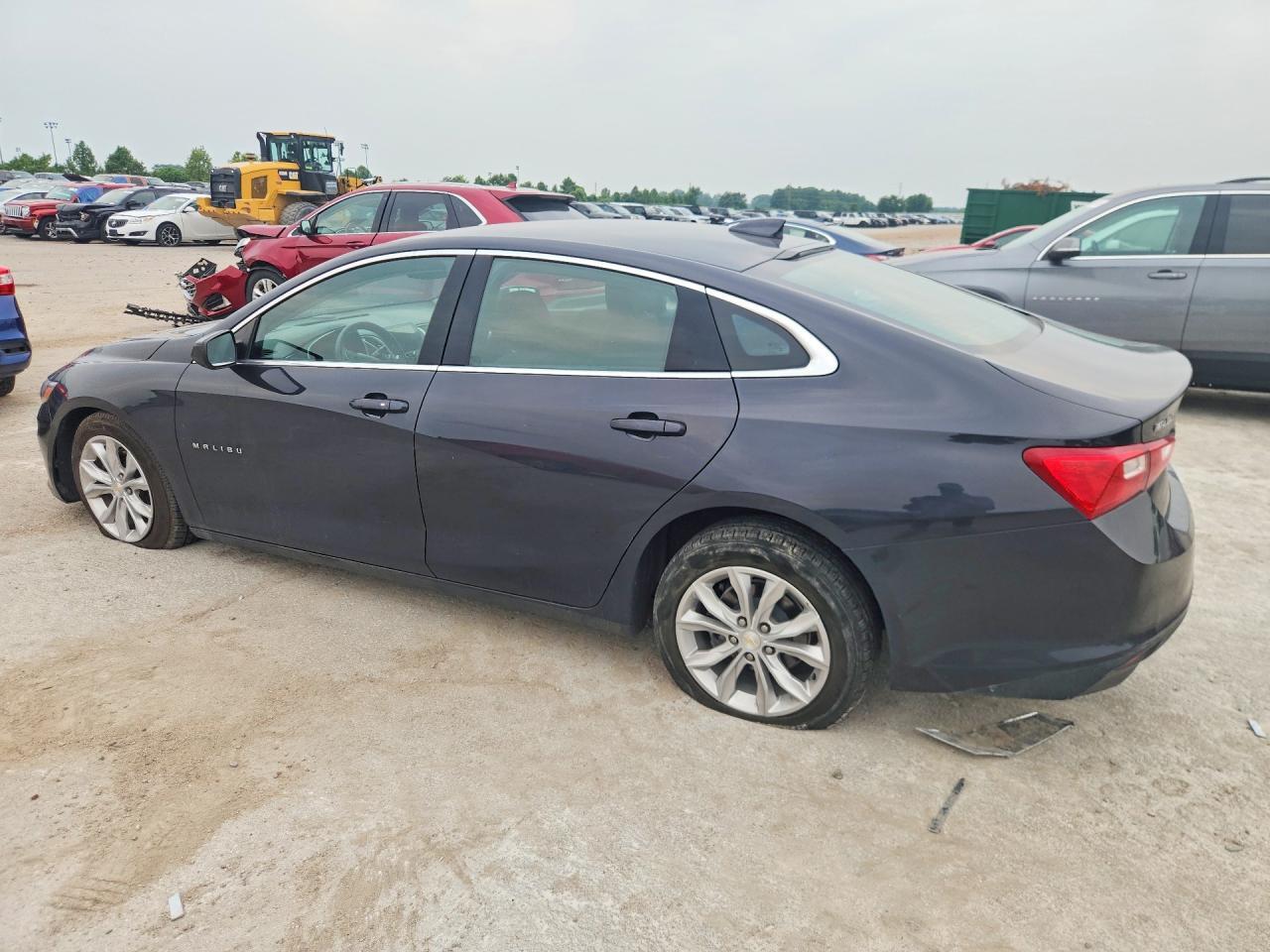 2023 CHEVROLET MALIBU LT — Фото 2 из 12