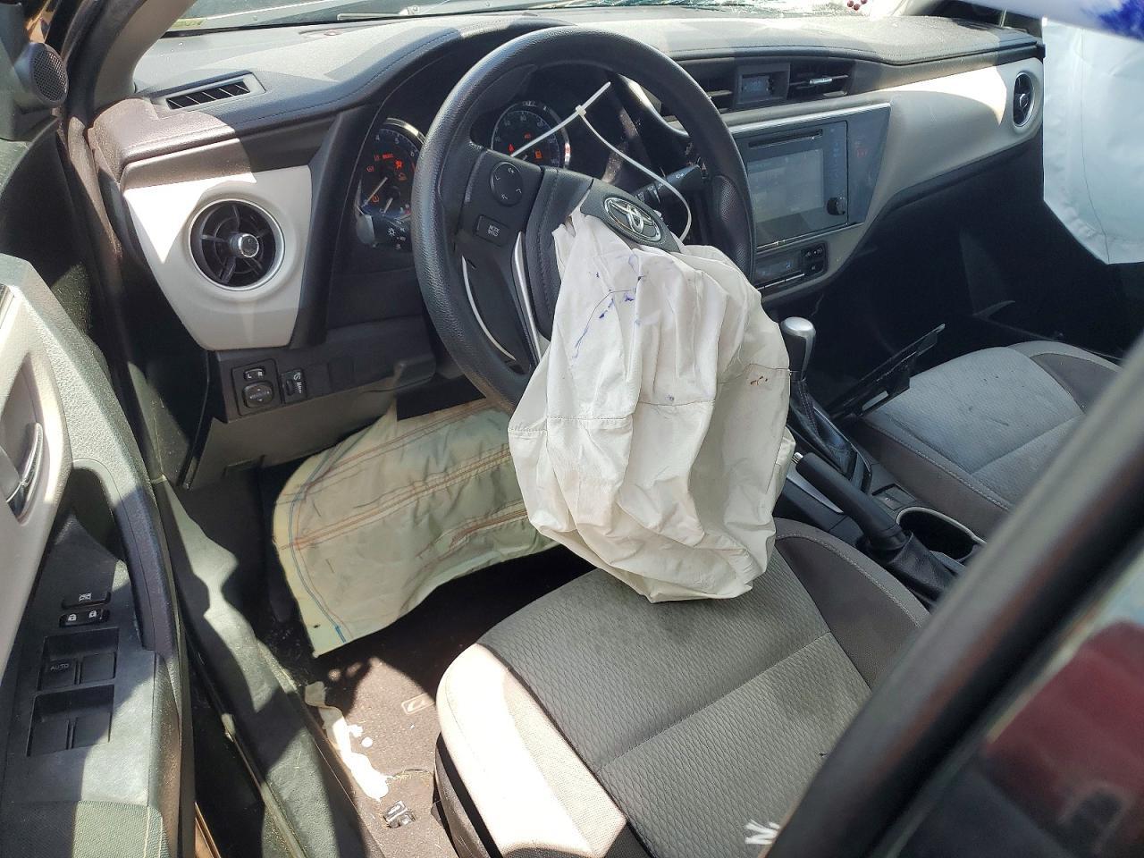 2018 TOYOTA COROLLA LE — Фото 8 из 12