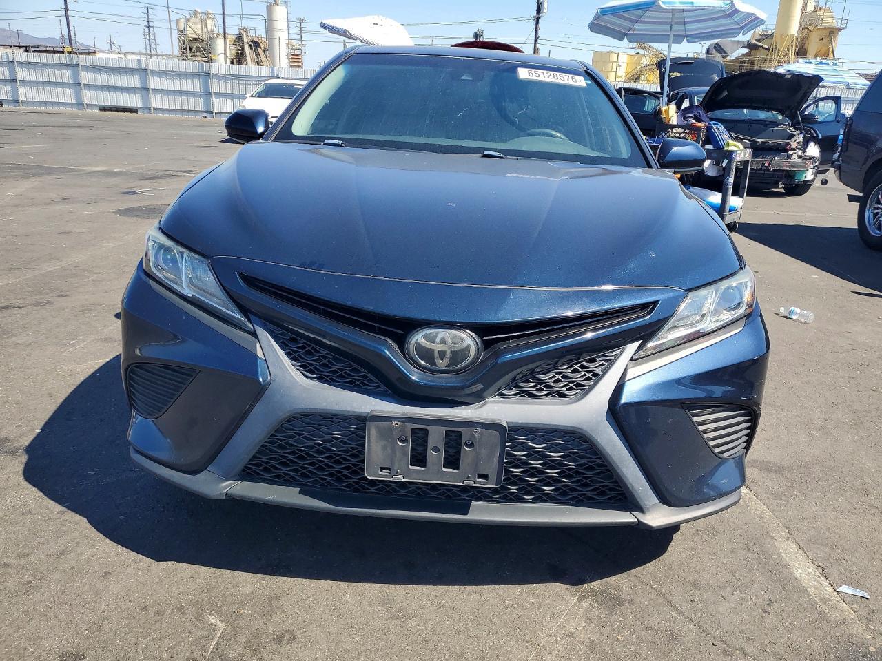 2018 TOYOTA CAMRY SE — Фото 5 из 12